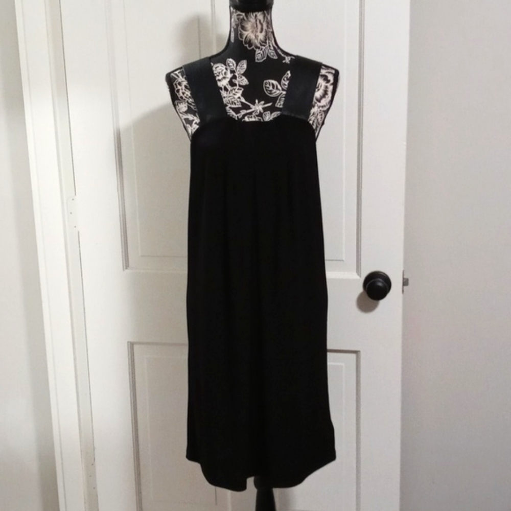 🆕️ 🖤Michael Kors🖤 - Black Faux Leather Straps Pleated Front Knit Dress
